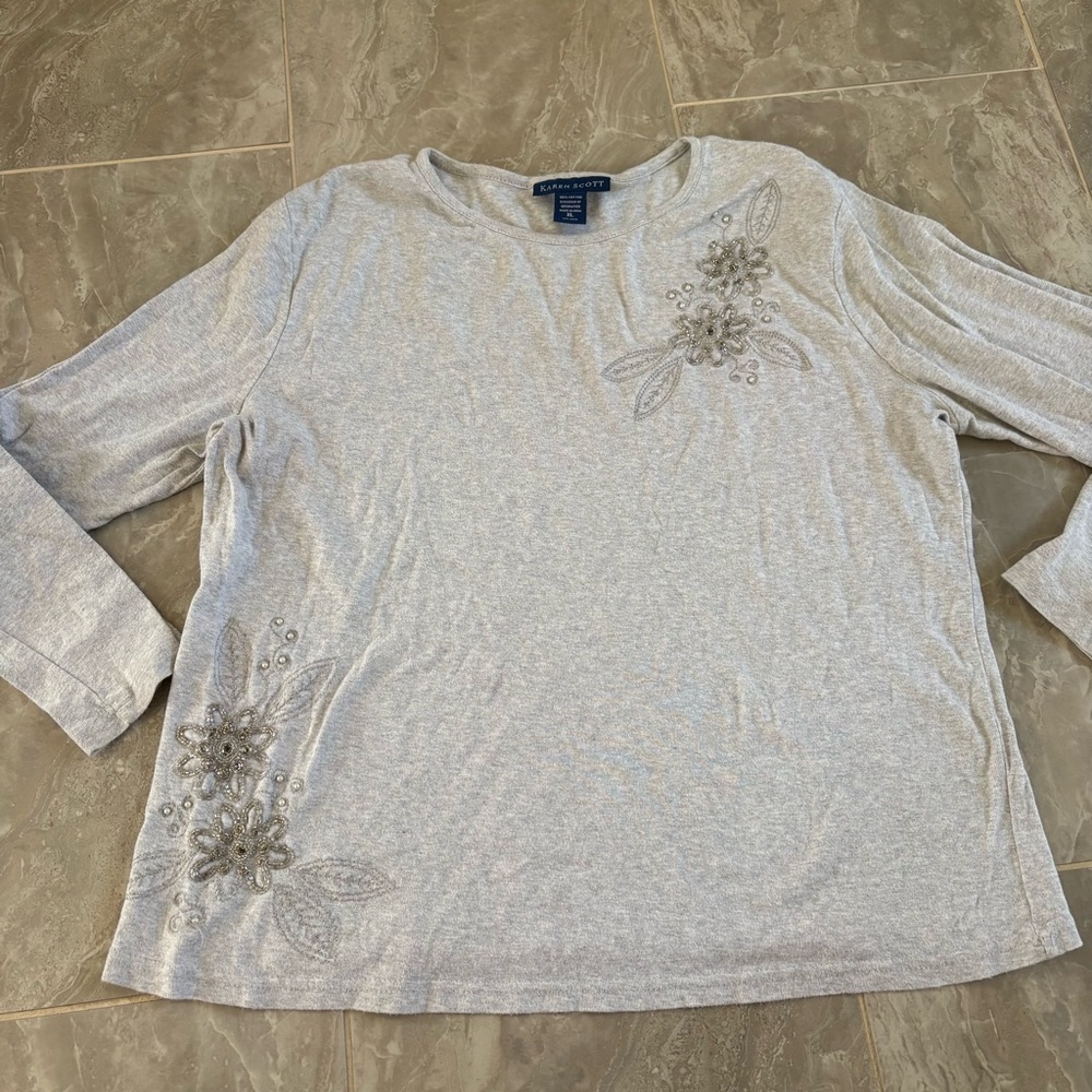 Karen Scott Beaded Embellished Top Blouse Long Sleeve Cotton Sz XL Gray Flowers